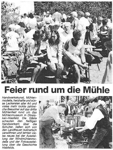 zwei Fotos und Pressetext des Niederrhein-Anzeigers zum Fest